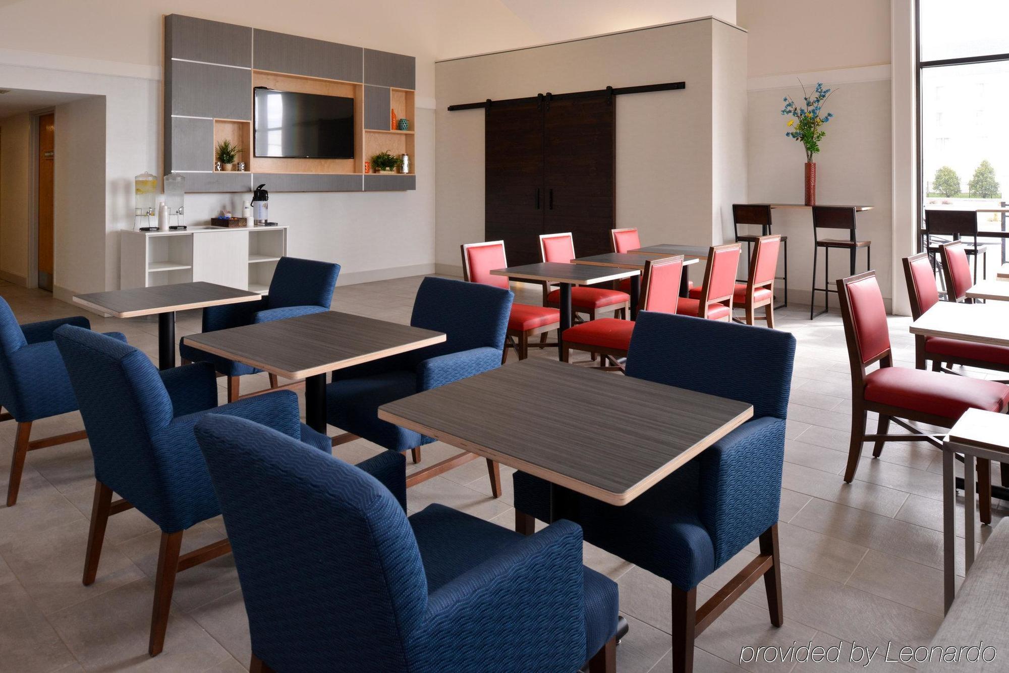 Holiday Inn Express & Suites Springfield By Ihg Экстерьер фото