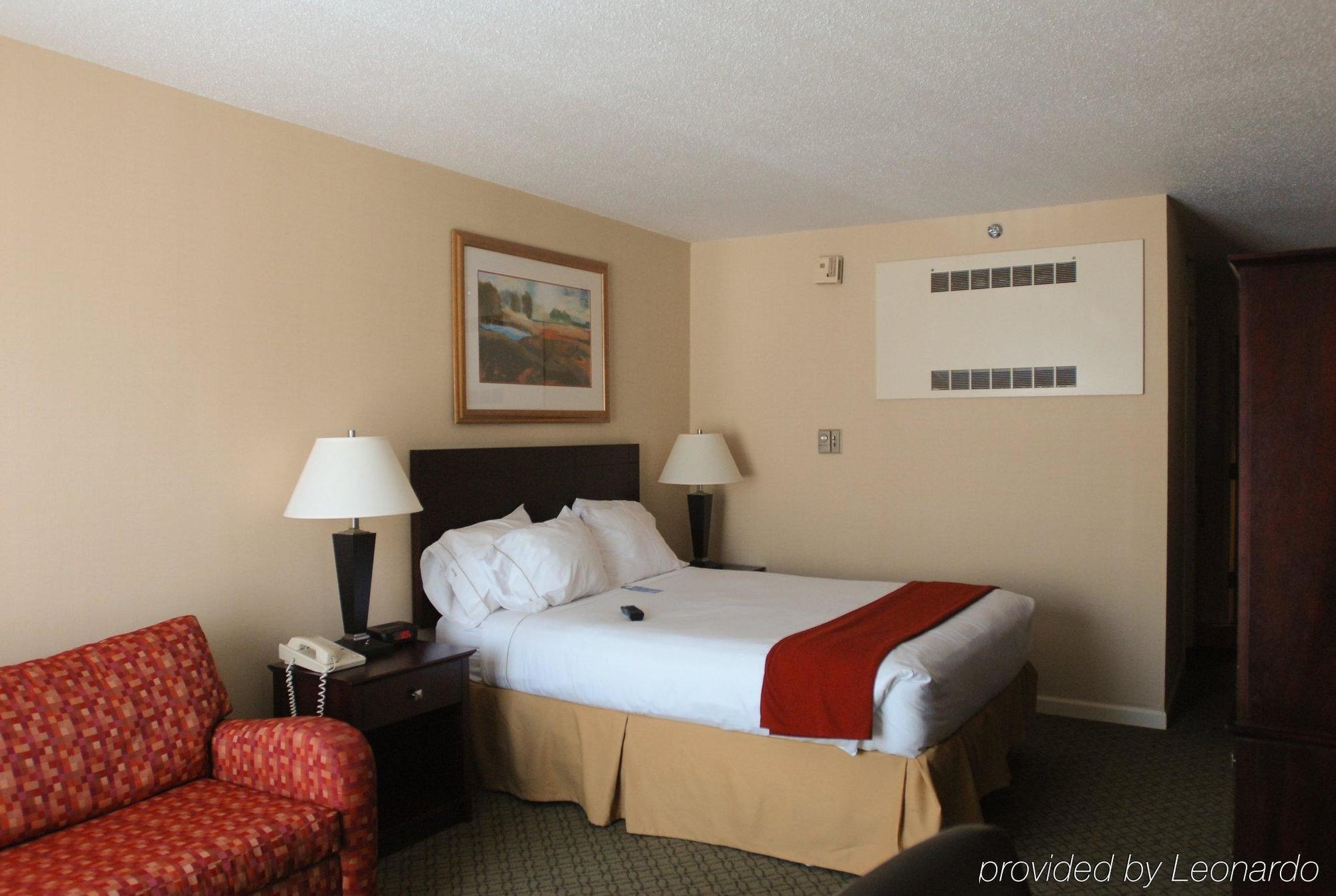 Holiday Inn Express & Suites Springfield By Ihg Экстерьер фото