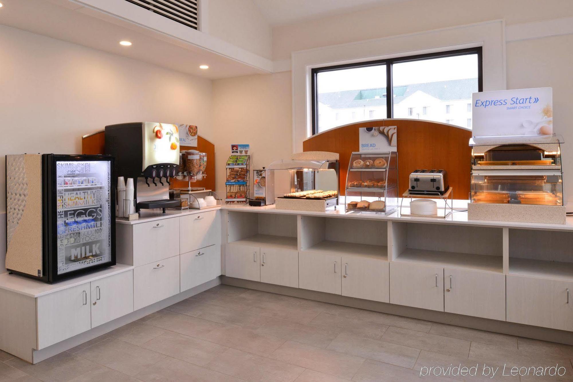 Holiday Inn Express & Suites Springfield By Ihg Экстерьер фото