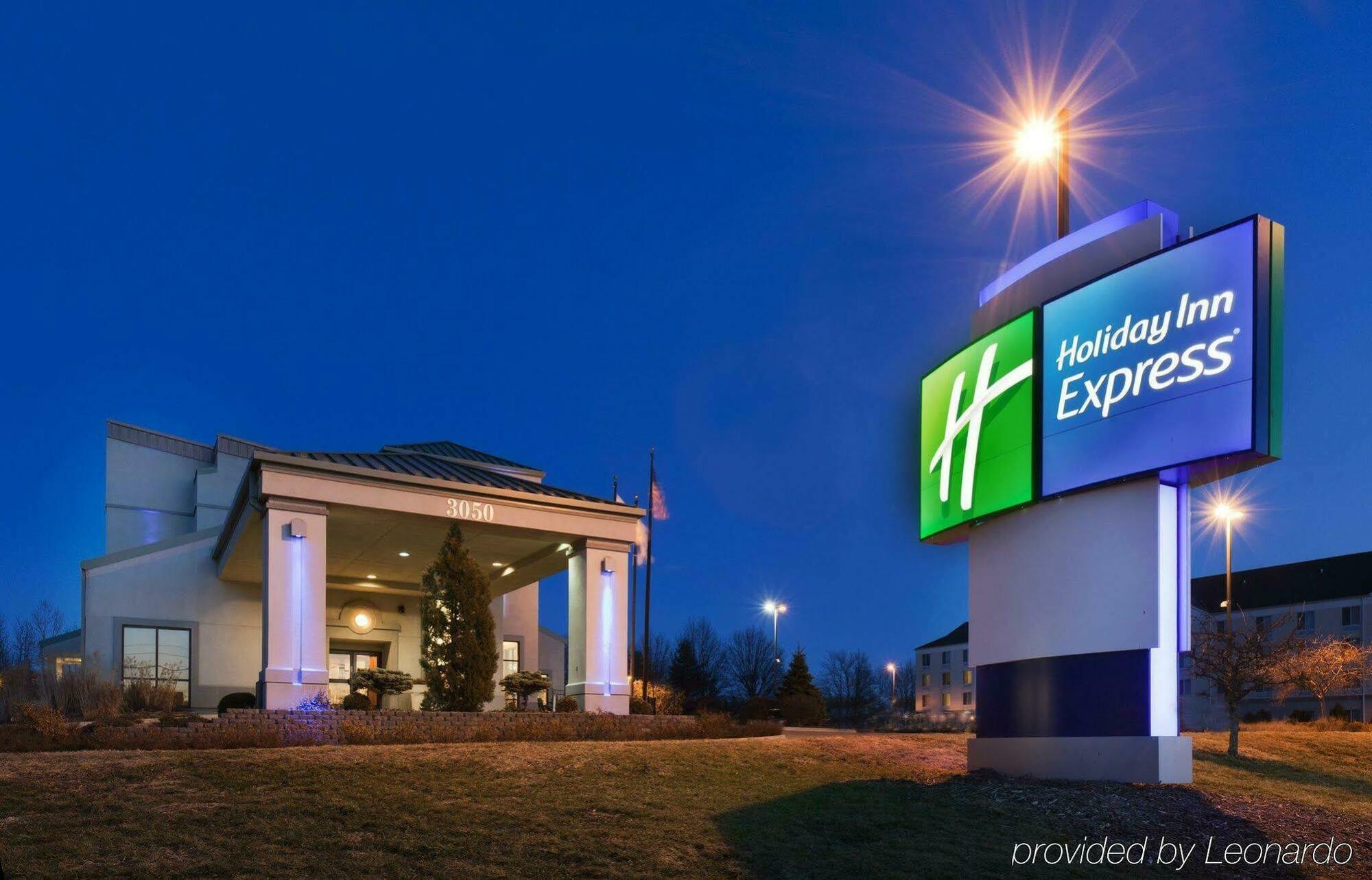 Holiday Inn Express & Suites Springfield By Ihg Экстерьер фото